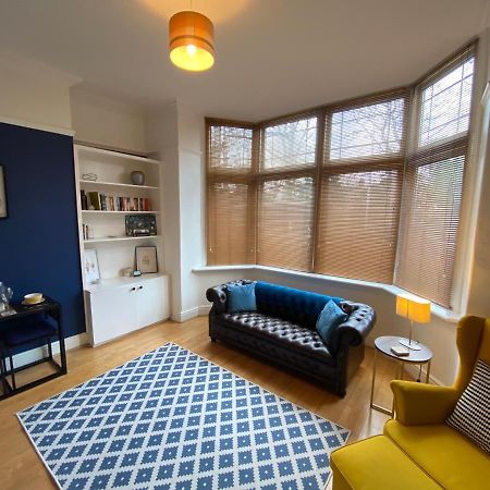 Stylish Apartment With Secure Parking Close To City Chester Bagian luar foto