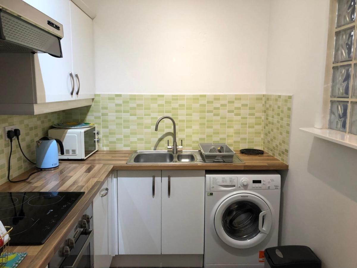 Stylish Apartment With Secure Parking Close To City Chester Bagian luar foto